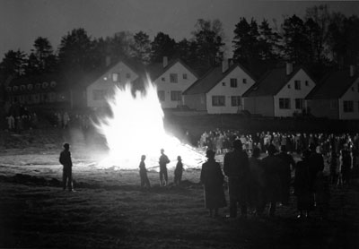 Valborgsfirande i Skönstaholm med majbrasa